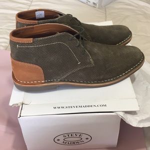 Men’s STEVE MADDEN  size 9.5 BNWOT